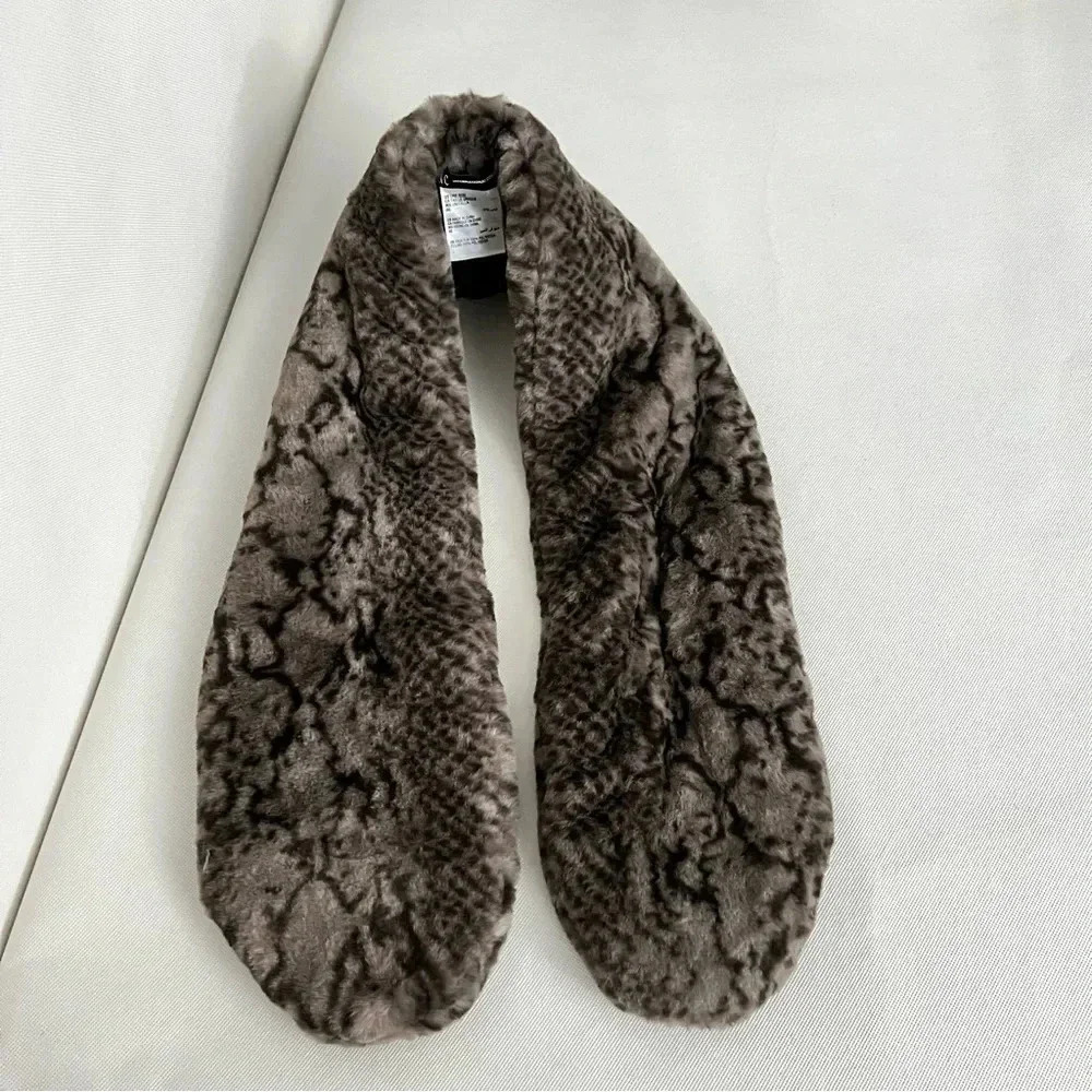 I.N.C Pull-Through Faux -Fur Scarf Snake Print Gray And Black Cozy - Picture 3 of 8